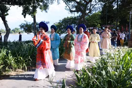 顺化的各项旅游活动吸引众多游客。图自越通社