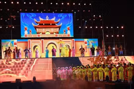 2025年升龙 - 河内文化节的文艺表演节目。图自越通社