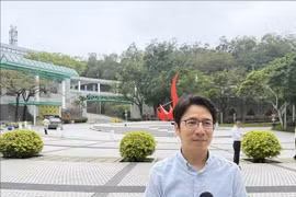 现任教于香港科技大学生命科学学院的阮俊英。图自越通社