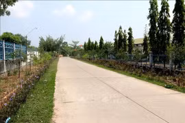 平顺省德灵下县的乡村道路。图自越通社