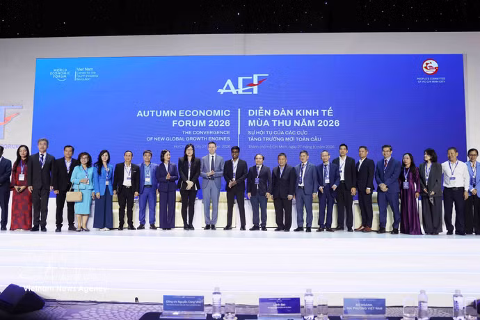 出席2026年英越商业论坛的代表合影。图自越通社