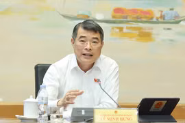 越南政府总理黎明兴在分组讨论会上发表讲话。图自《政府报》