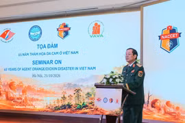 越南橙剂/二恶英受害者协会主席阮友政在会上发表讲话。图自越通社