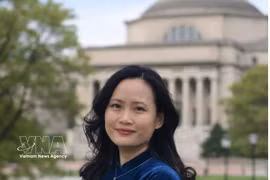 美国哥伦比亚大学东亚语言文化系越南语项目讲师兼主任阮芳钟。图自越通社