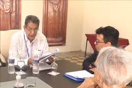 前古巴驻越大使、古巴—越南友好协会副主席弗雷德斯曼·图罗·冈萨雷斯在关于越老关系的研讨会上发表讲话。图自越通社