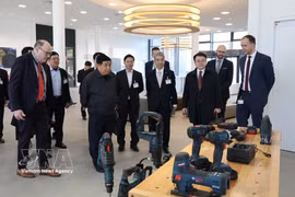 越南政府副总理阮志勇参观德国博世集团（Bosch）。图自越通社