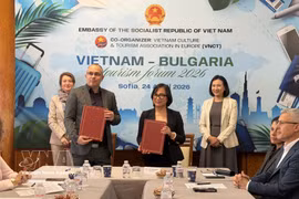 欧洲越南文化与旅游协会与保加利亚休闲度假旅游协会签署谅解备忘录。图自越通社