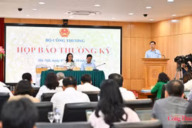 越南工贸部2026年第三季度例行新闻发布会现场。图自congthuong.vn