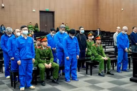 涉案嫌疑人出庭受审。图自互联网