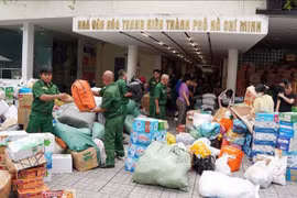 胡志明市青年文化屋成为救灾物资接收点。图自越通社