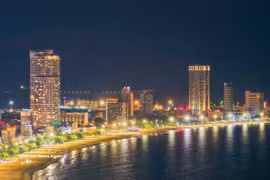 归仁夜景。图自越通社