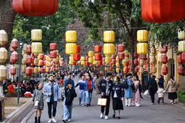 2025年2月2日（大年初五），升龙皇城吸引了众多游客前来参观。图自越通社