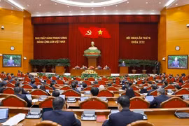 越南共产党第十三届中央委员会第十五次全体会议隆重开幕
