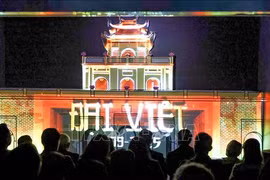 应用3D Mapping技术的实景演出《升龙皇都》亮相。图自越通社
