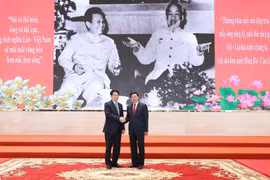 越老友好交流活动为增进两国团结友谊做出贡献