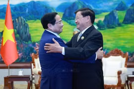 范明政总理会见老挝人民革命党中央总书记、国家主席通伦