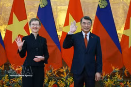 越南政府总理黎明兴和列支敦士登公国首相布丽吉特·哈斯。图自越通社