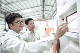 越南制定引进科技人才的“超越性”机制。图自《投资报》