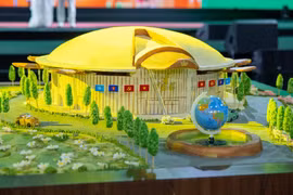 “越南国家展览中心糯米饭制模型” 创下全国纪录。图自Vietnam+