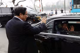 越南政府总理范明政在镇国寺为埃塞俄比亚总理阿比·艾哈迈德·阿里送行。图自越通社