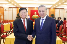 苏林总书记会见老挝人民革命党中央总书记、国家主席通伦·西苏里