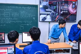 越南应加大各种技能尤其是数字技能和软技能培训投入。nhandan.vn