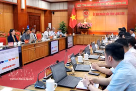 法国开发署（AFD）驻越南代表处与谅山省人民委员会在谅山省举行工作会谈。图自越通社