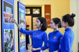 越中青年论坛框架下的越中青年友谊图片展。图自越通社