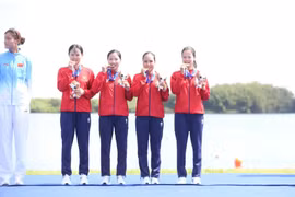 越南队获得赛艇女子四人单桨铜牌。图自《体育文化报》