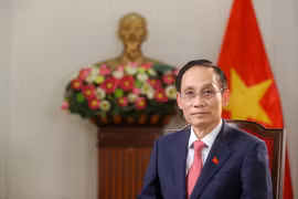 外交部长黎怀忠会见联合国副秘书长、文明联盟高级代表莫拉蒂诺斯