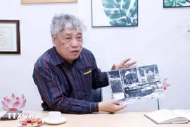 原越通社社长陈梅享分享其照下图片《解放军坦克驶入独立宫——1975年4月30日中午》有关故事。图自越通社