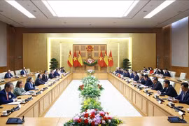 2025年4月9日，越南政府总理范明政同西班牙首相佩德罗·桑切斯举行会谈。图自越通社