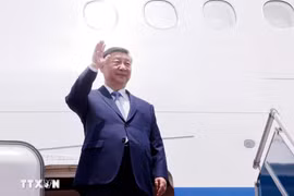 中共中央总书记、中国国家主席习近平应邀抵达首都河内，开始于4月14日至15日对越南进行为期两天的国事访问。图自越通社