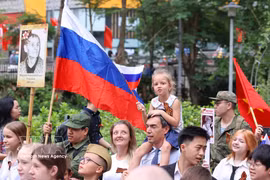 5月7日上午，俄罗斯驻越南大使馆在河内举行纪念俄罗斯卫国战争战争胜利游行活动。图自越通社