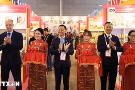 胡志明市企业展位。图自越通社