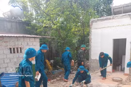 越南努力为抗战期间受化学毒剂影响人员的亲生子女消除危旧住房。图自越通社