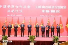 越共中央总书记苏林同中共中央总书记，国家主席习近平共同见证中越铁路合作机制启动仪式。图自越通社