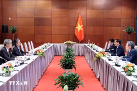 裴青山会见联合国工业发展组织副总干事。图自越通社