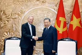 苏林总书记、国家主席会见谷歌前董事长施密特
