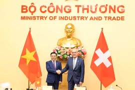 越南工贸部部长黎孟雄会见2026年瑞士联邦主席兼经济、教研部长居伊·帕姆兰。图自moit.gov.vn