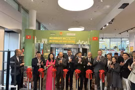 “Monoprix Beaugrenelle越南产品展览会”剪彩仪式。图自越通社