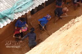 老街省紧急克服暴雨洪涝山体滑坡后果