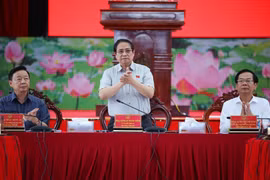 越南政府总理范明政发表讲话。图自越通社