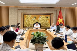越南政府副总理阮志勇主持会议。图自越通社