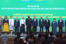 越南国会主席陈青敏出席法语国家议会论坛