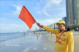 岘港市保障海滨旅游安全 打造海洋旅游品牌