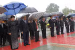 越南党和国家领导人向英雄烈士敬献花圈（组图）