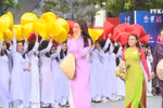 3000名女生身穿奥黛游行 庆祝胡志明市奥黛节