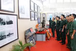 黄沙、长沙图片展有助于增强人民对岛屿主权的认识