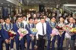 越南学生代表团从国际奥林匹克数学竞赛凯旋而归